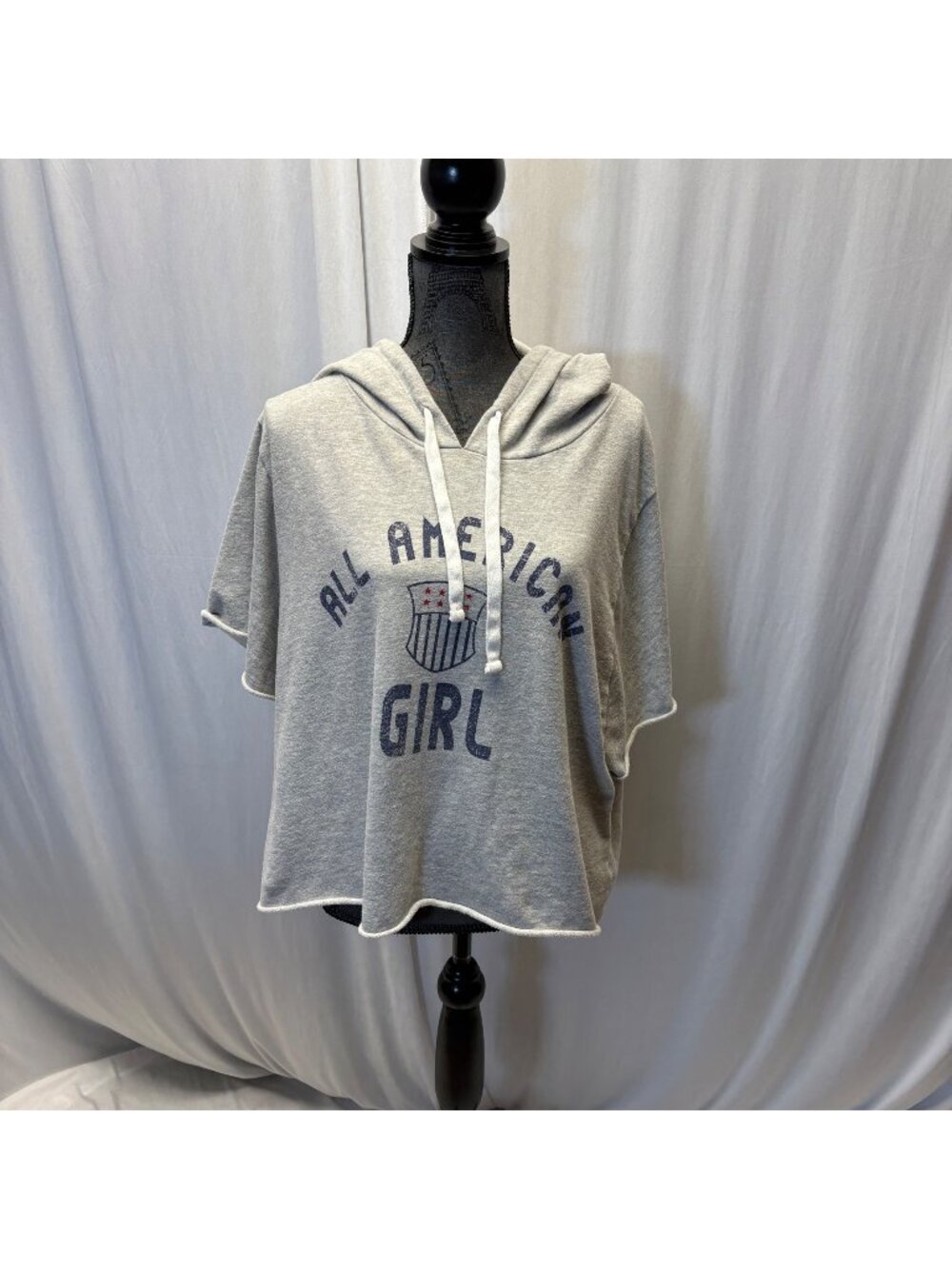 Colsie All American Girl Cropped Hoodie Womens Large Gray Short Sleeve Shirt